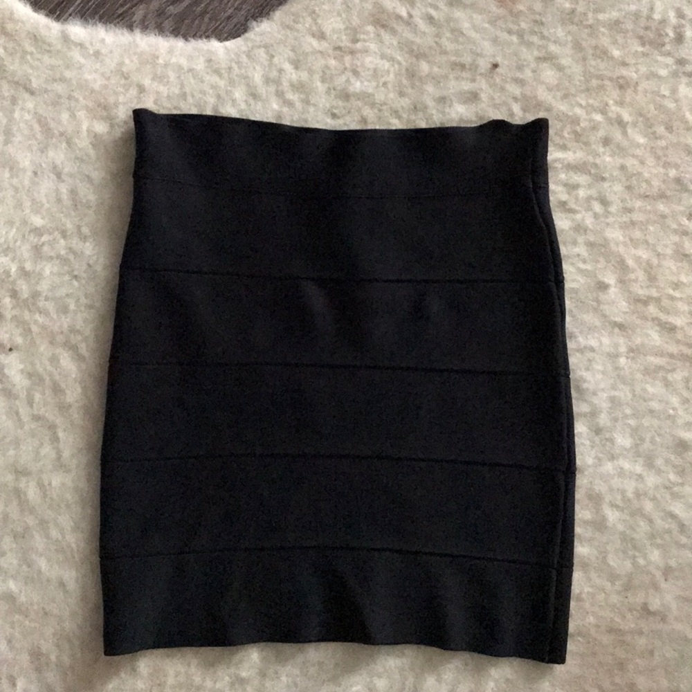 BCBG body con skirt